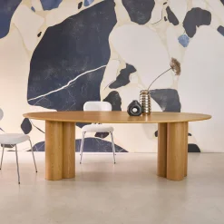 Mesa de jantar oval de madeira e folheado de carvalho para 8 lugares
