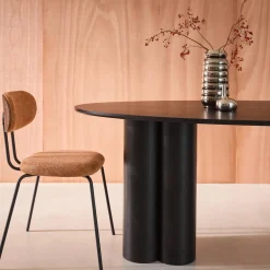 Mesa de jantar oval de madeira e folheado de carvalho para 8 lugares
