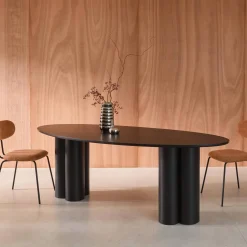 Mesa de jantar oval de madeira e folheado de carvalho para 8 lugares