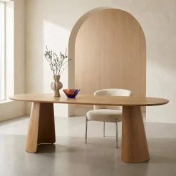 Mesa de jantar oval em madeira, 8 lugares