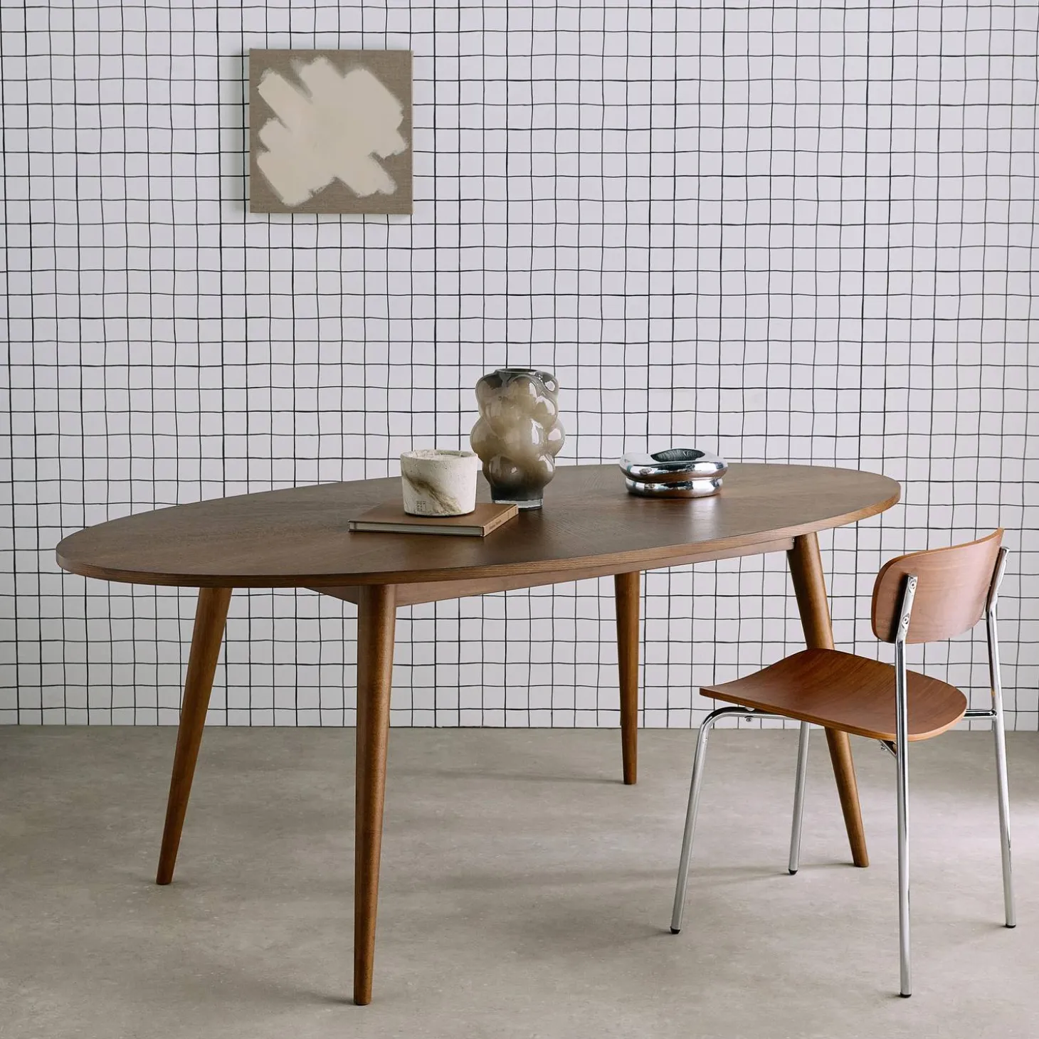 Mesa de jantar oval em madeira para 6 lugares