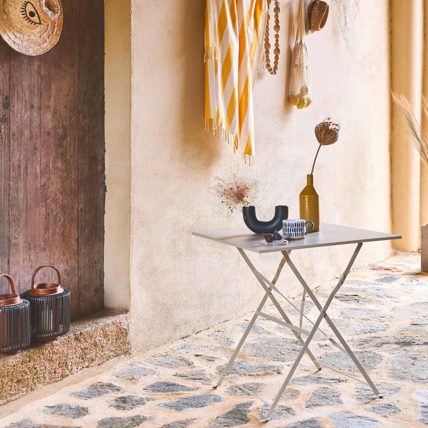 Mesa de jardim quadrada dobrável estilo bistrô, 2 lugares