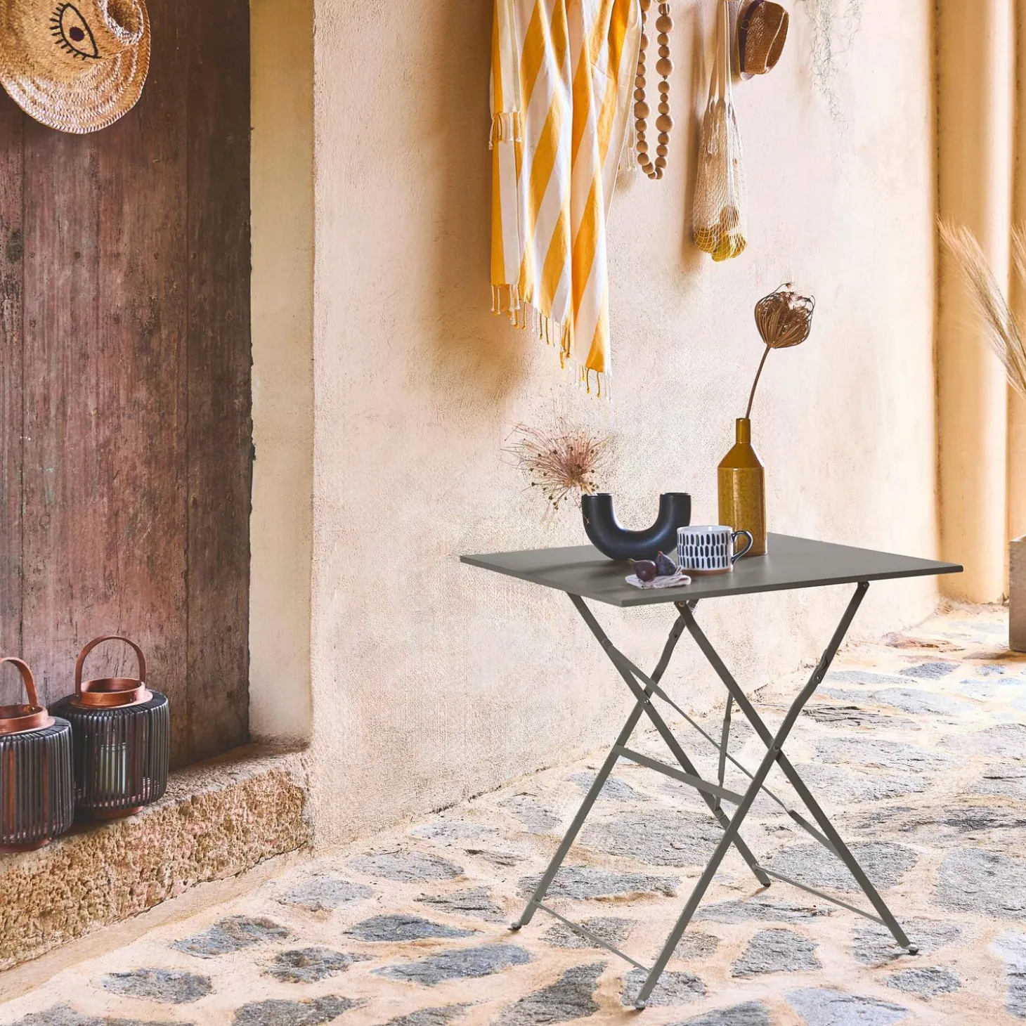 Mesa de jardim quadrada dobrável estilo bistrô, 2 lugares