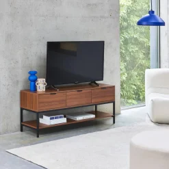 Móvel de TV em nogueira com 3 gavetas