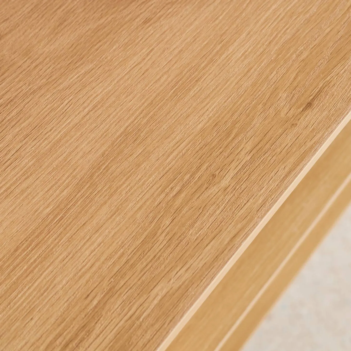 Móvel TV decorativo madeira e palha 2 portas, 140cm
