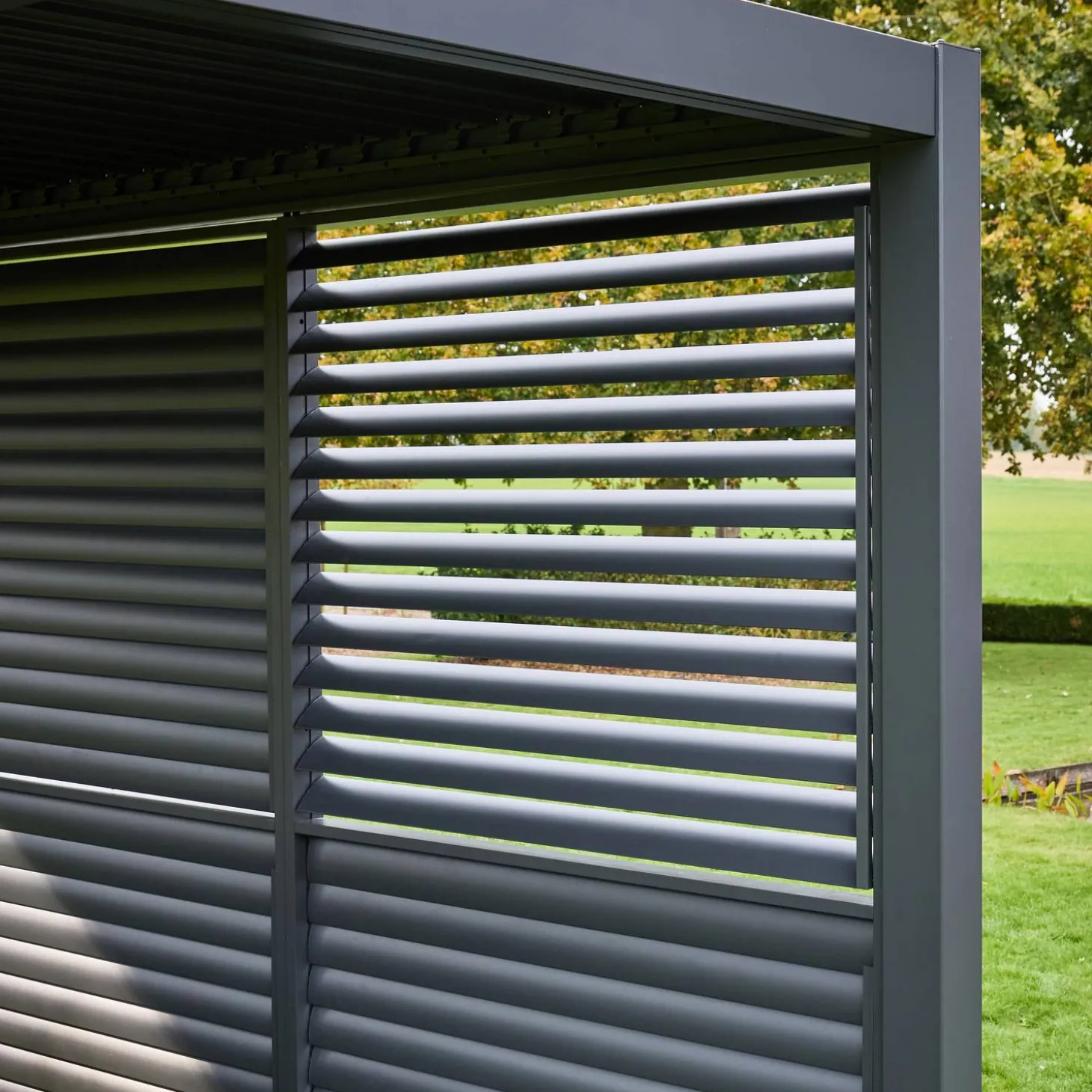 Persiana com lâminas ajustáveis 1.3m para pérgola bioclimática 3x4m