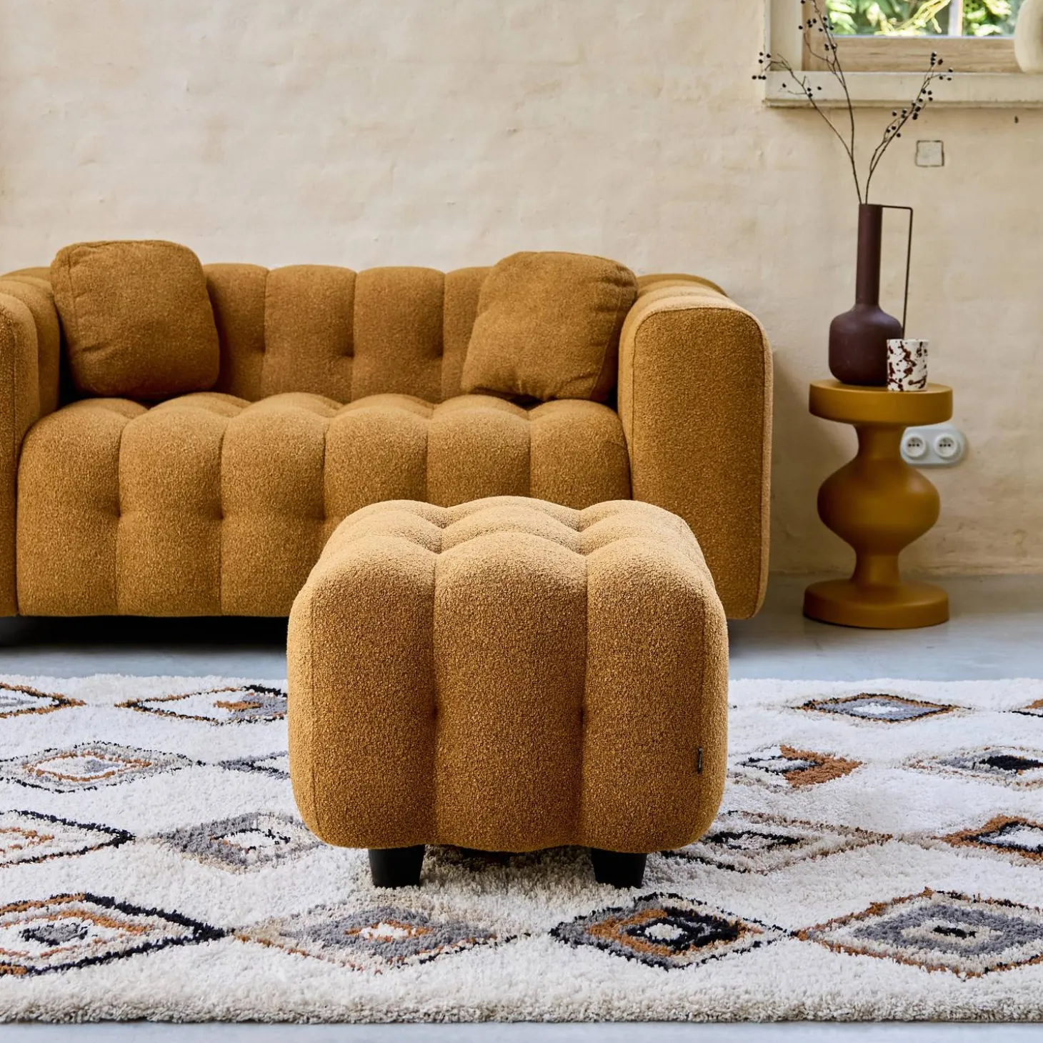Pouf, banquinho boucle texturada para sofá 2 lugares