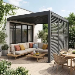 Pérgola bioclimática de alumínio encostada 3x4m + 3 persianas 1.3m
