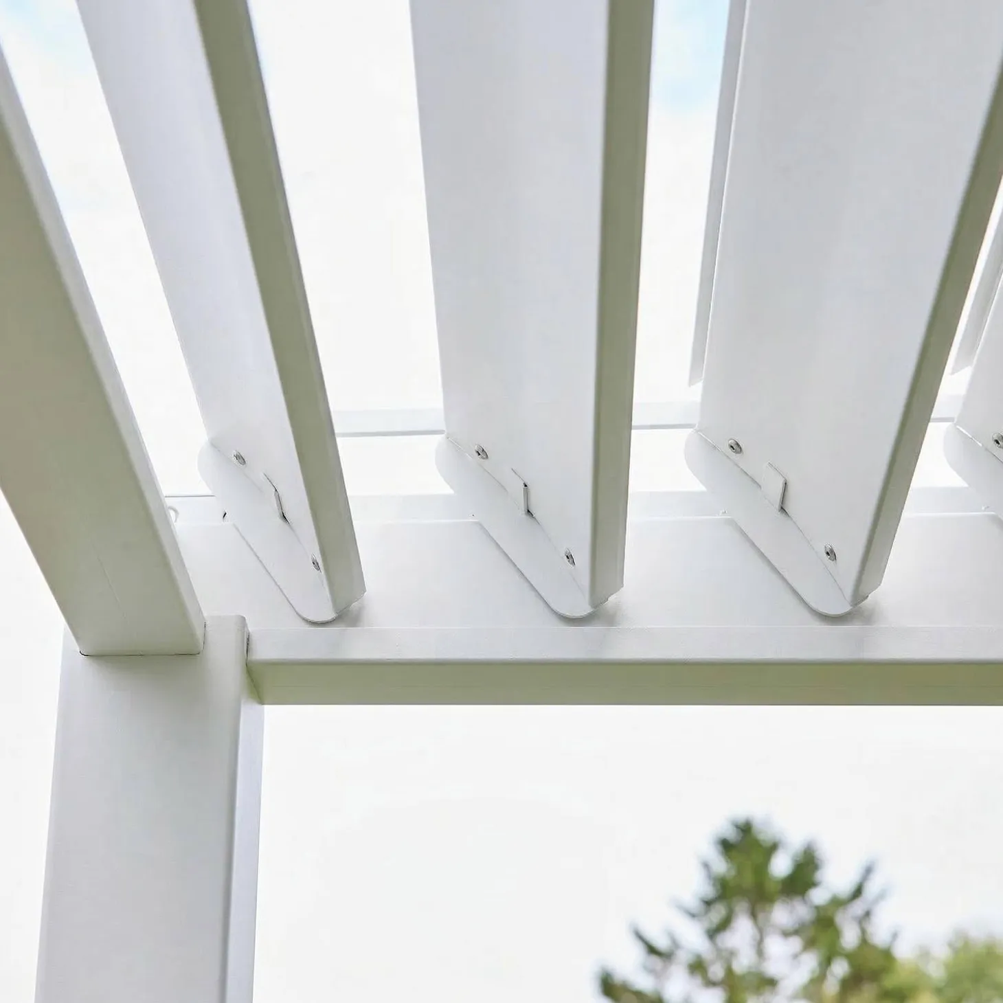Pérgola bioclimática em alumínio 3x4 + 3 persianas de 1.3m