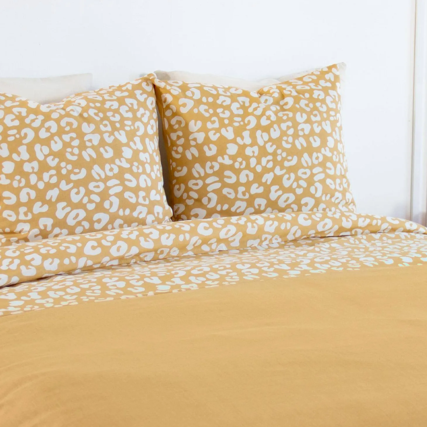 Roupa de cama de algodão reversível com estampa de leopardo amarelo, 2 lugares
