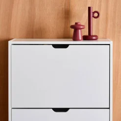 Sapateira decorativa em madeira com 3 gavetas