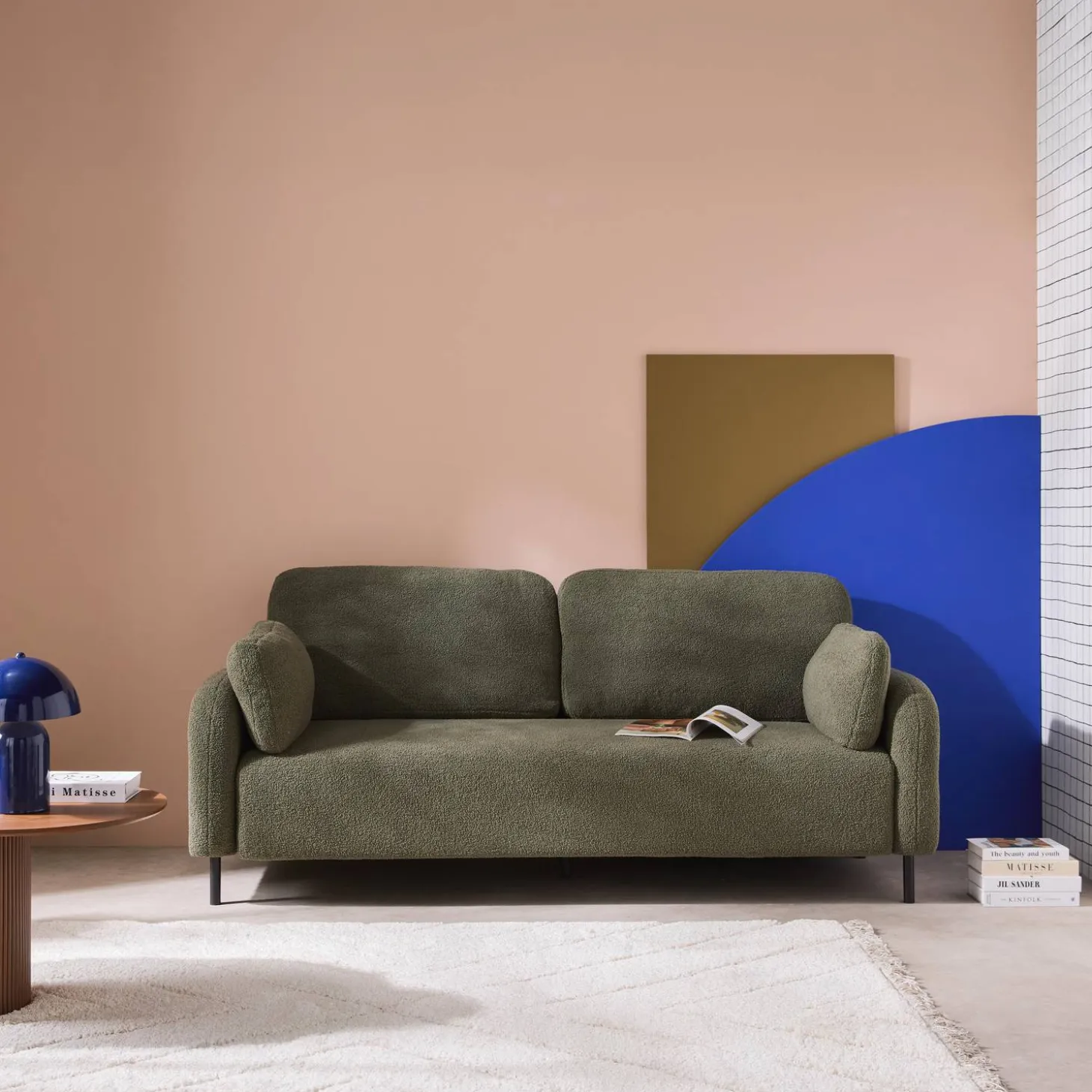 Sofá boucle e base de metal, 3 lugares