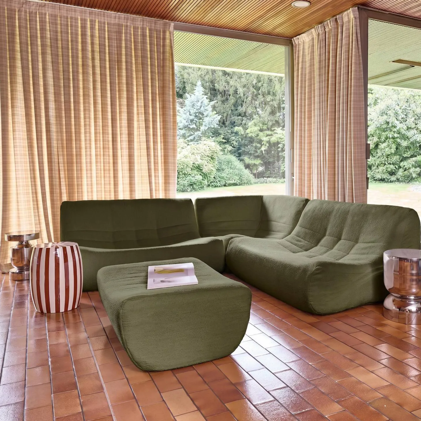 Sofá de canto modular com apoio para os pés em tecido bouclé, 5 lugares