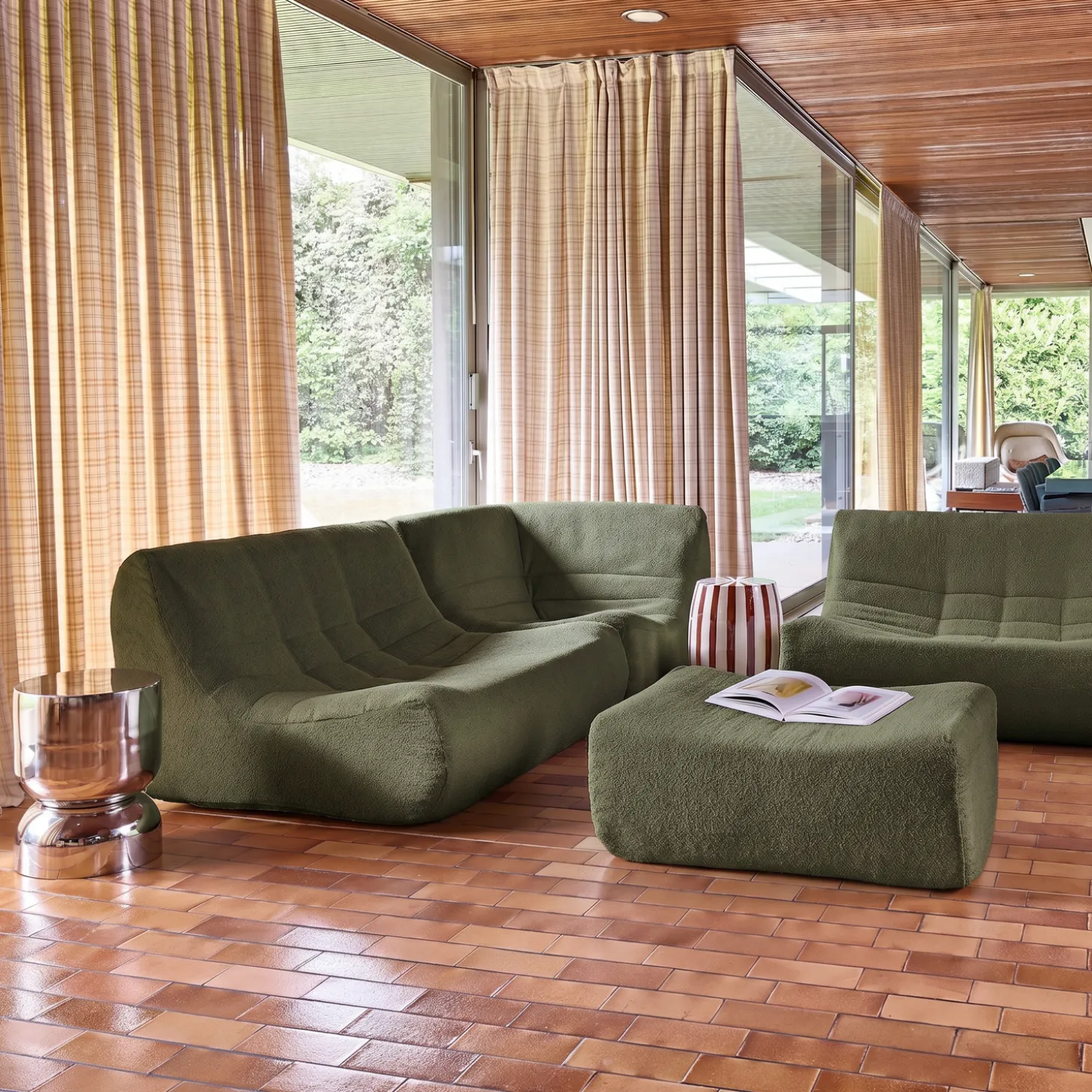 Sofá de canto modular com apoio para os pés em tecido bouclé, 5 lugares