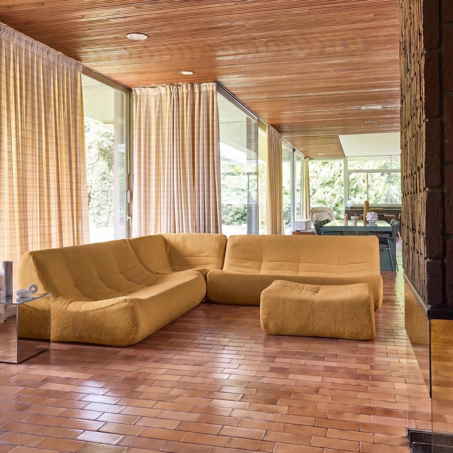 Sofá de canto modular com apoio para os pés em tecido bouclé, 7 lugares