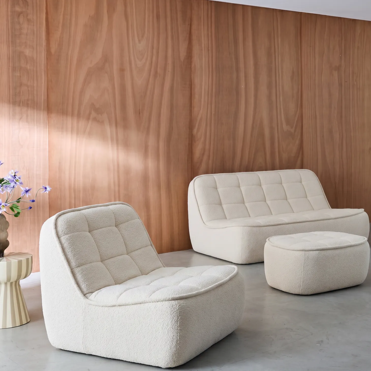 Sofá modular em tecido bouclé com apoio para os pés , 3 lugares