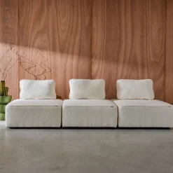 Sofá modular em tecido boucle de 3 lugares