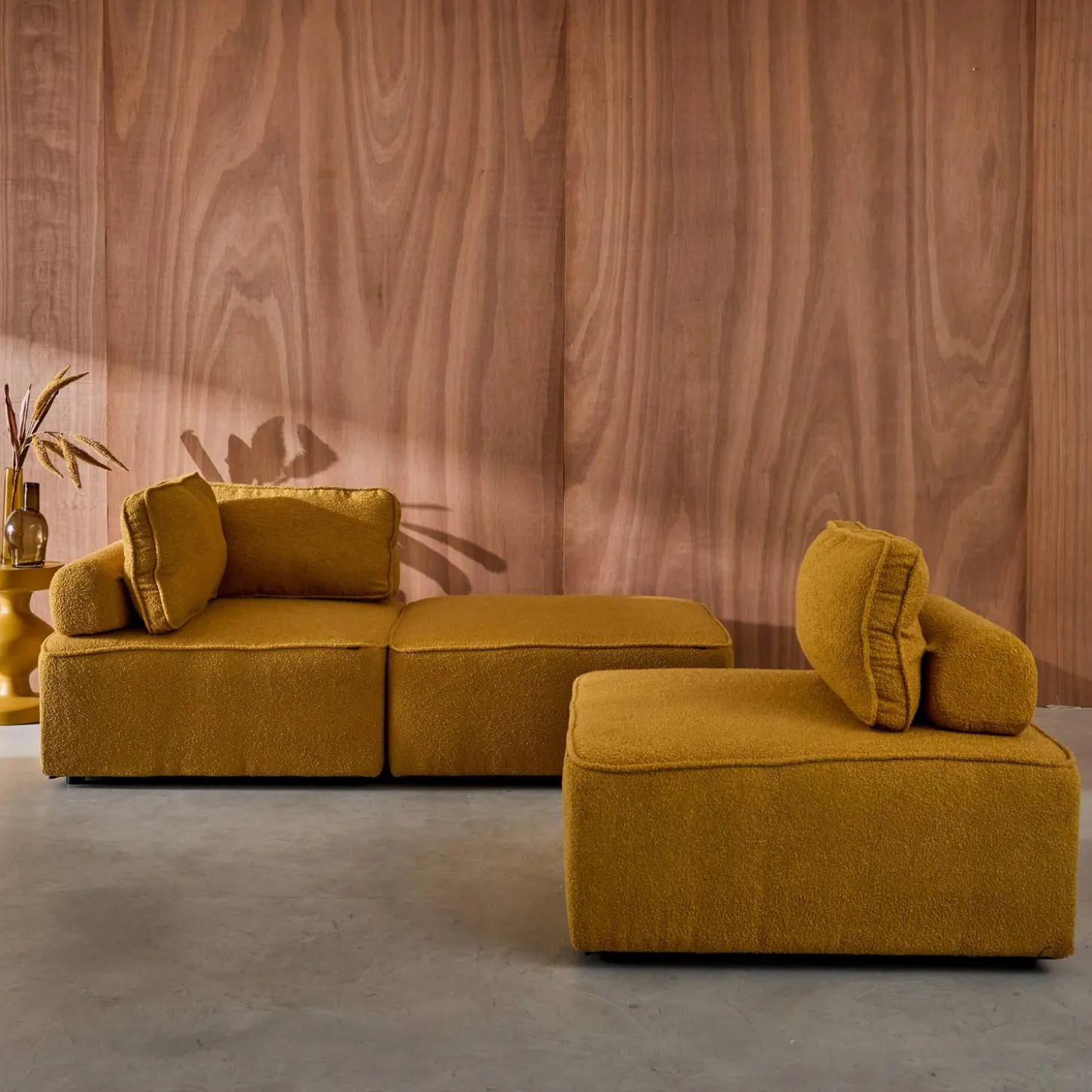 Sofá modular em tecido boucle de 3 lugares