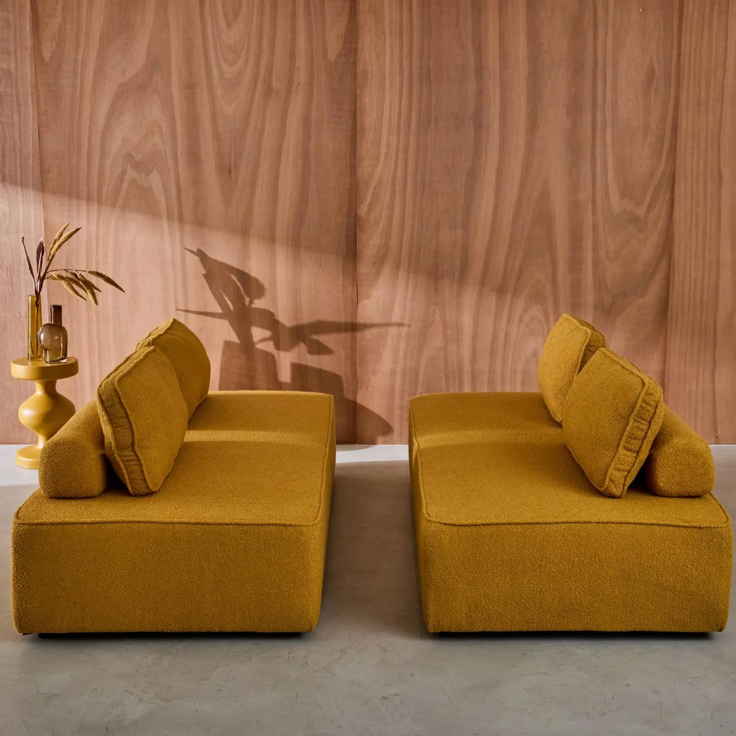 Sofá modular em tecido boucle de 4 lugares