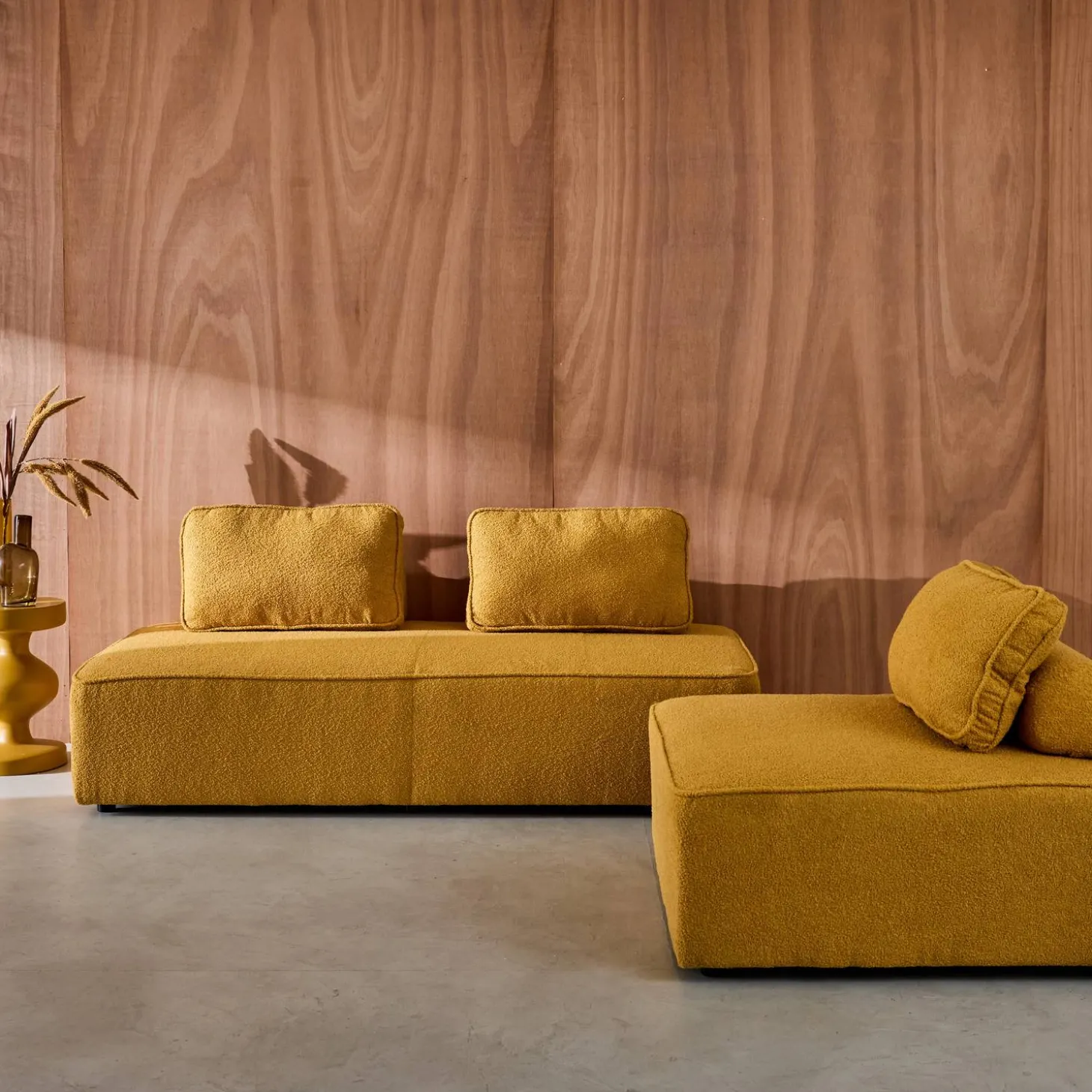 Sofá modular em tecido boucle de 3 lugares