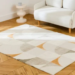 Tapete interior com padrão retro em creme