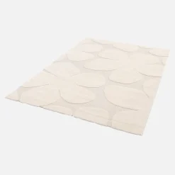 Tapete interior padrão flores creme